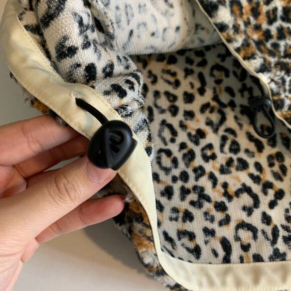 Levis Jacket Womens Extra Small Cheetah Comfort Zone Sherpa Snap Button Collared - Picture 12 of 16